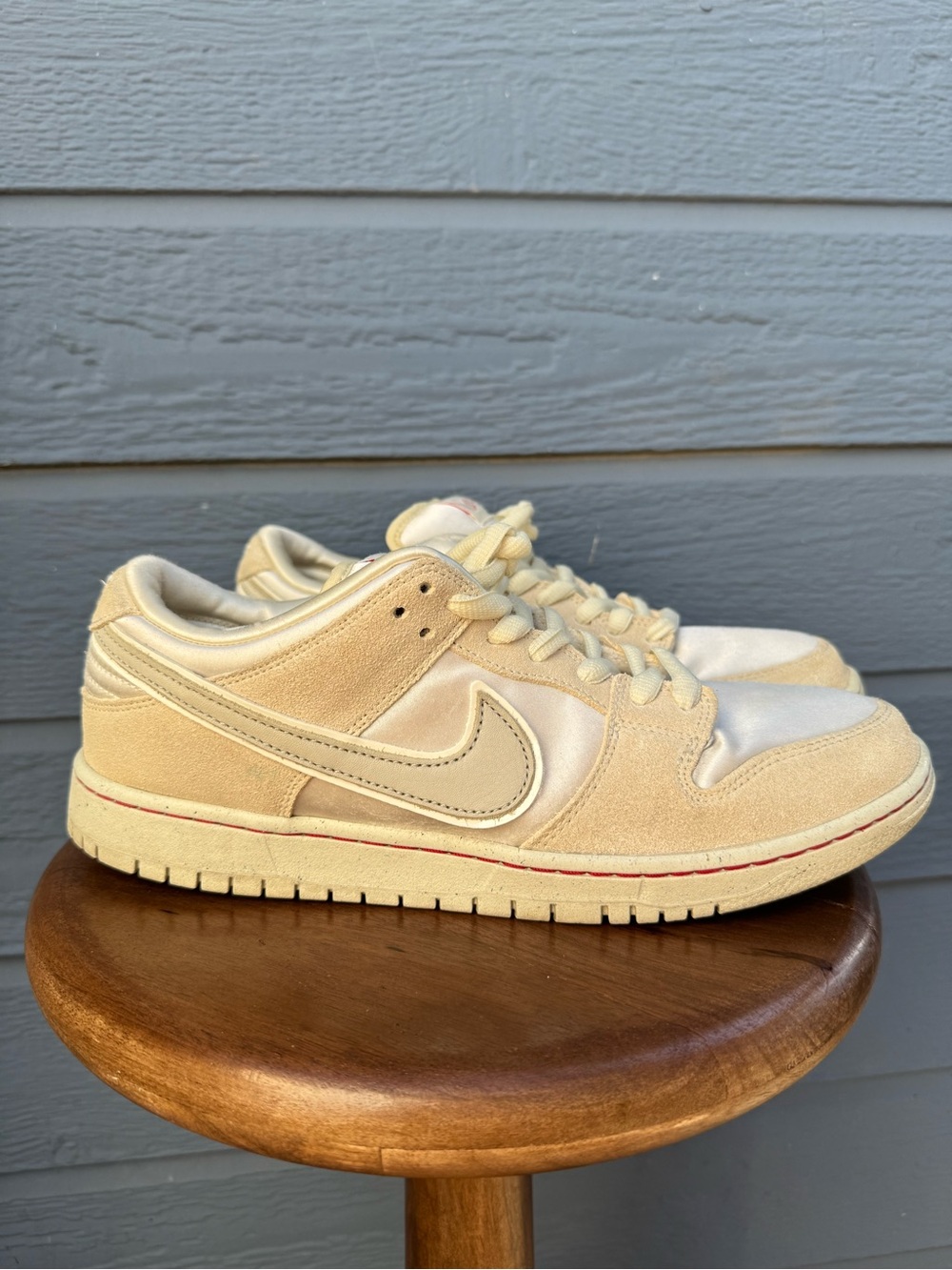 Nike SB Dunk Low 'City of Love',